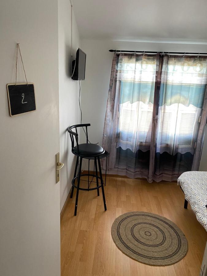 Hotel Chambre Privee Dammarie Les Lys Esterno foto